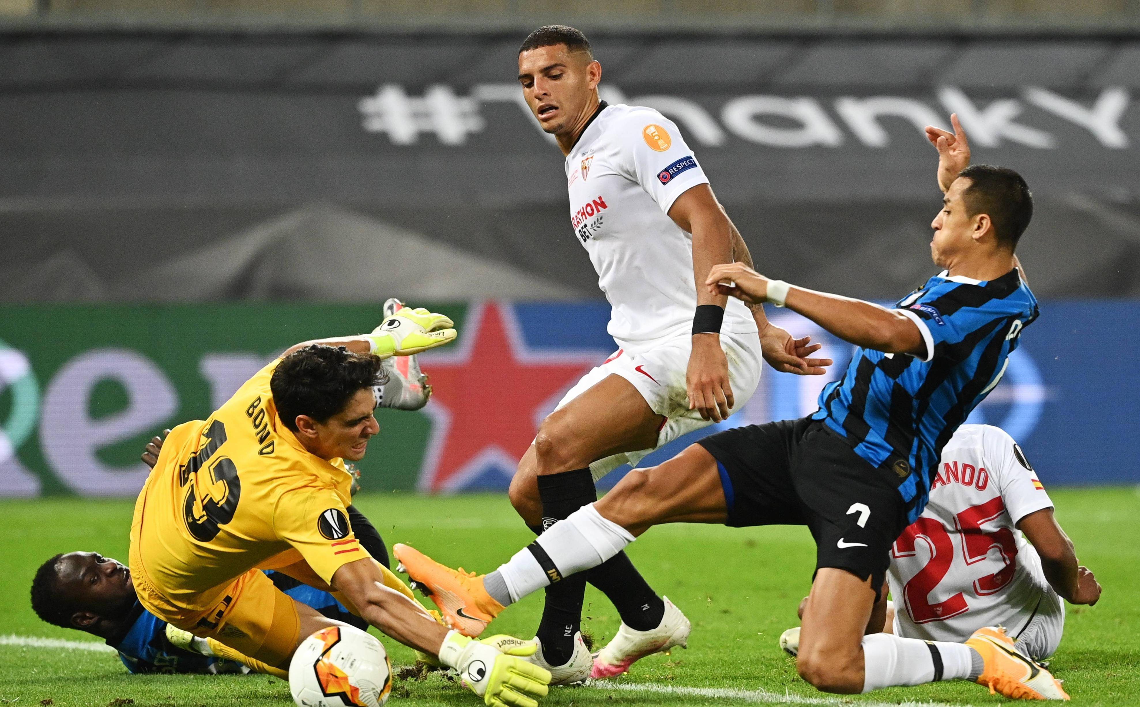 九游体育入口-关键战广州队调整名单以备西甲；遗憾出局环节打磨；气氛紧张；训练强度显著提升的简单介绍