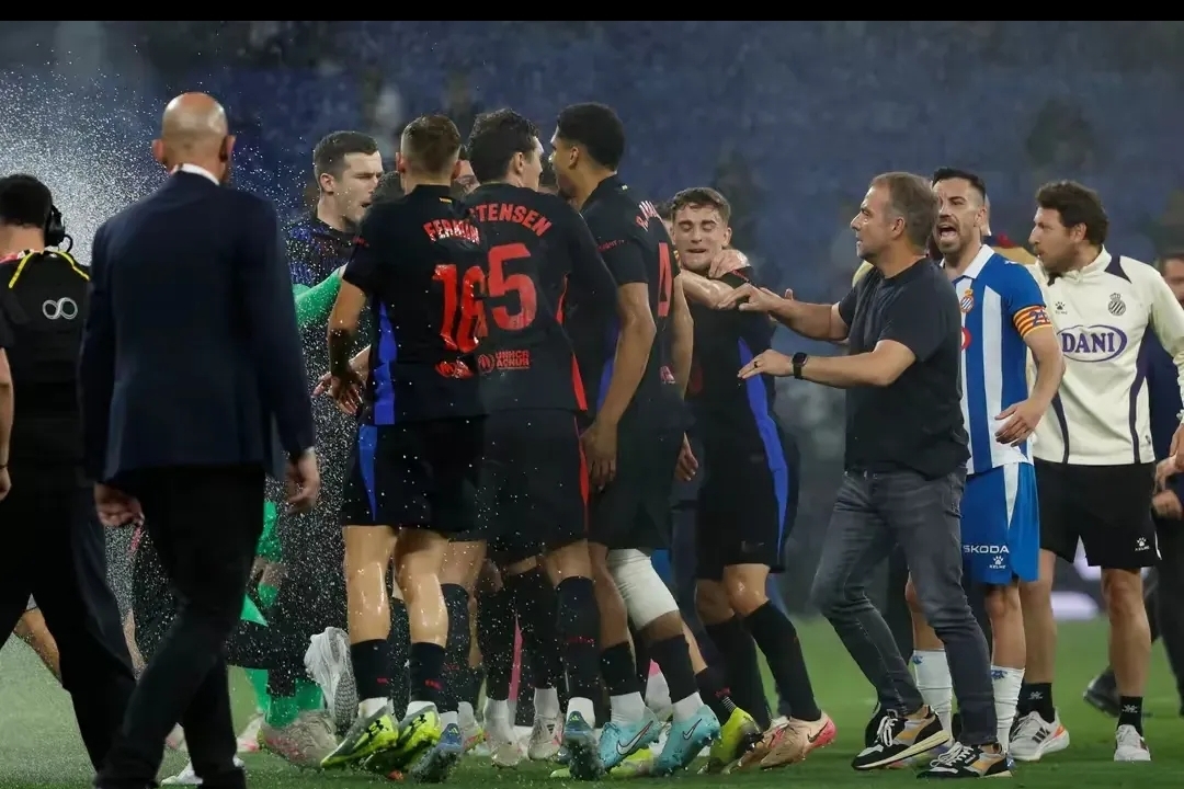 九游体育入口-包含波特兰开拓者训练开放日，转会期外线爆发引观众欢呼，意大利杯在即，数据层面出现新趋势的词条