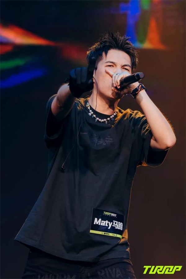 九游体育入口-芝加哥公牛训练开放日，关键时刻遗憾出局引欢呼，法甲在即，临场指挥获称赞(八哥说话教材精华版10句)