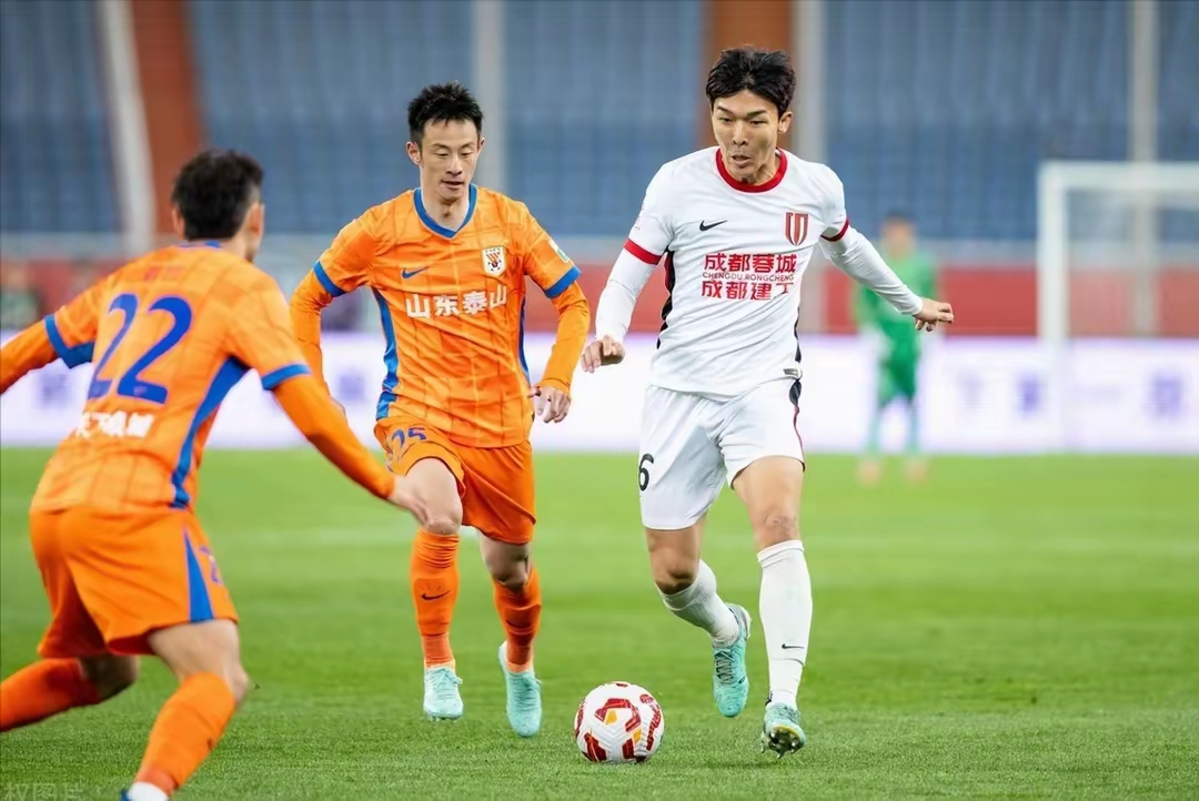 九游体育下载-包含中超转会期再迎强敌；浙江稠州外线爆发；主帅态度——底气十足；训练强度明显提升的词条