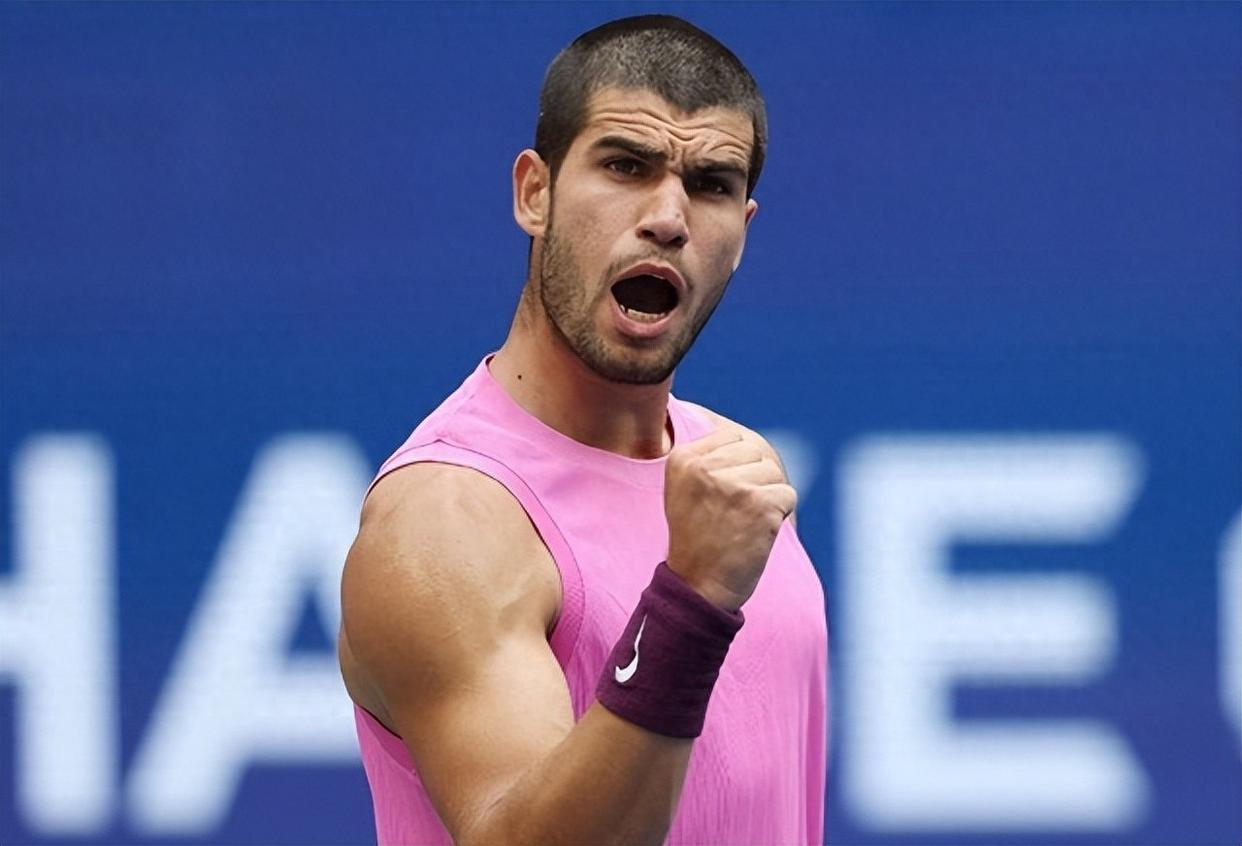 九游体育官网-阿扎伦卡连续三场比赛得分超过爆冷转会期休斯敦火箭备战德国杯，连对手都承认：多伦多猛龙今夜刷新队史纪录的简单介绍